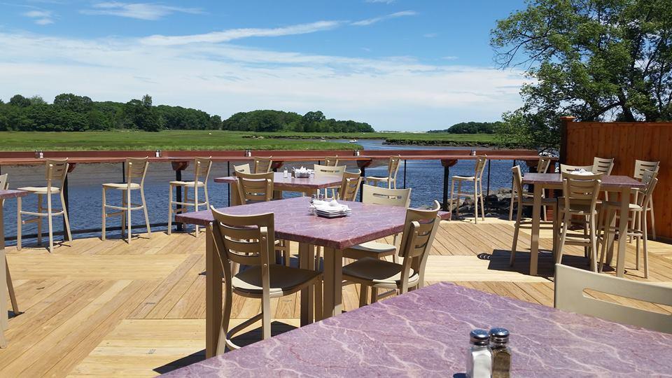Shea'S Riverside Inn & Motel Essex ภายนอก รูปภาพ