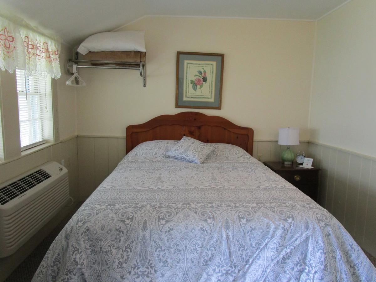 Shea'S Riverside Inn & Motel Essex ภายนอก รูปภาพ