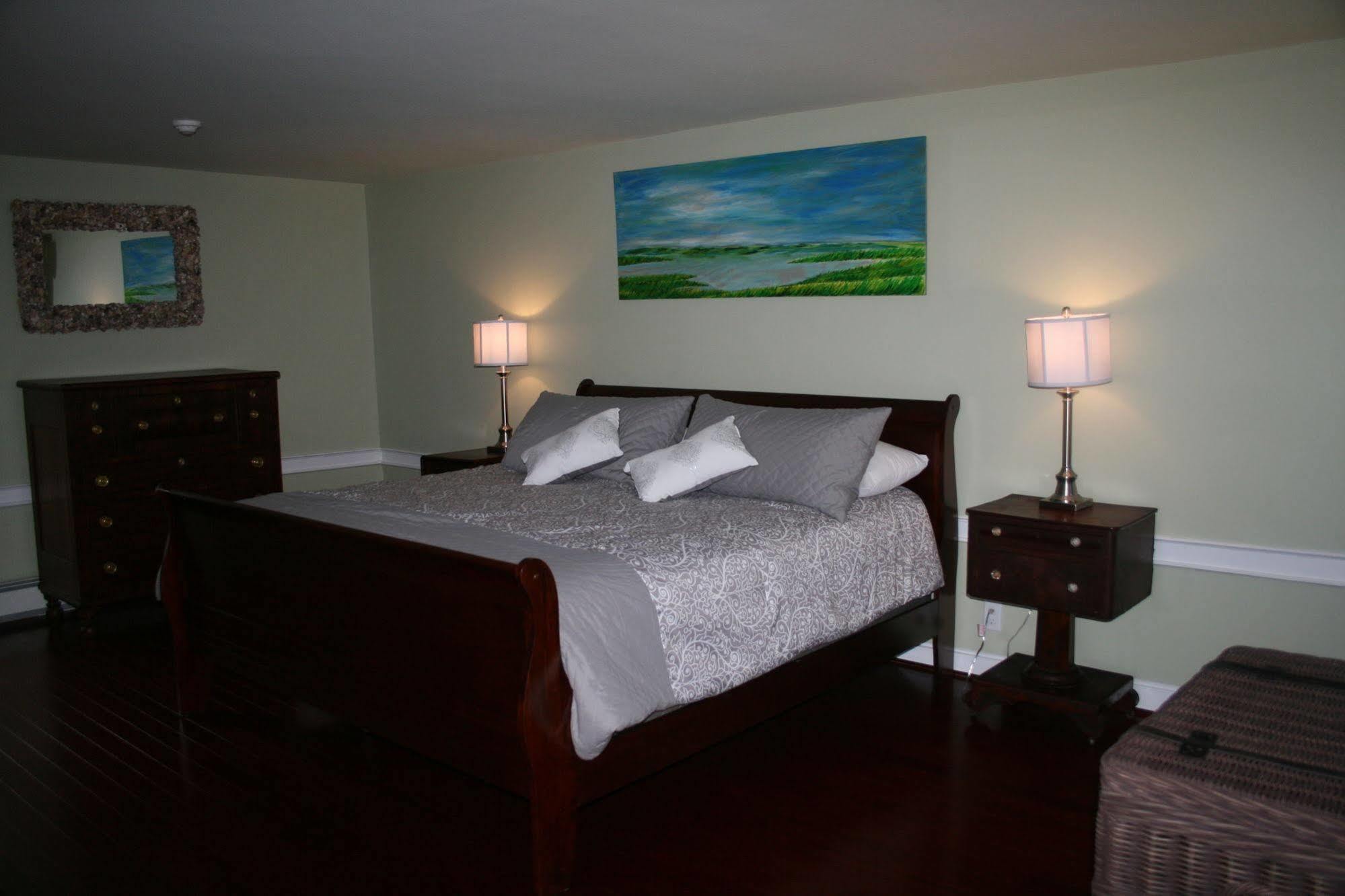 Shea'S Riverside Inn & Motel Essex ภายนอก รูปภาพ