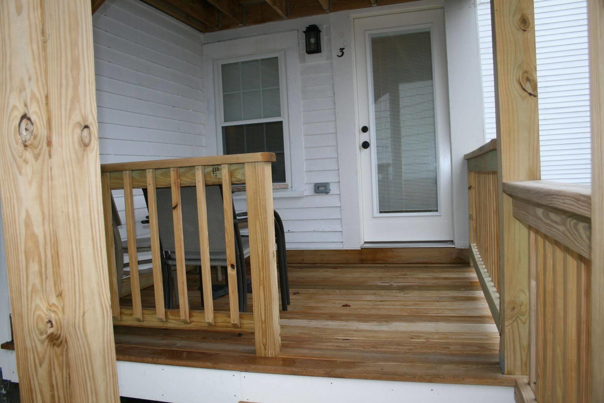 Shea'S Riverside Inn & Motel Essex ภายนอก รูปภาพ
